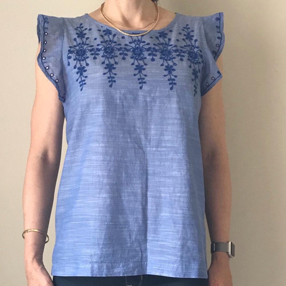 LOFT Women’s Sleeveless Blouse in Size S